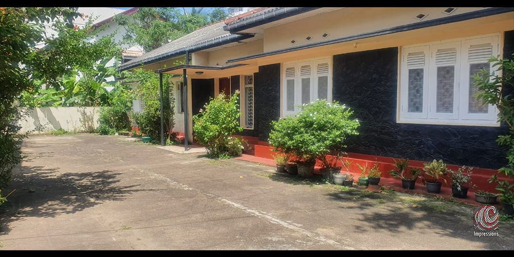Land with house for sale in Nugegoda