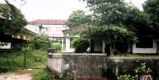 Land with old house for Sale in Ambalangoda